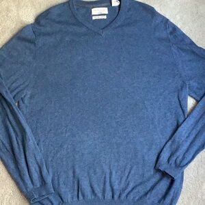 Weatherproof cotton and cashmere V neck sweater .  Sz L